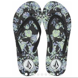 Volcom Women's Rocking 3 Flip Flops. NWT